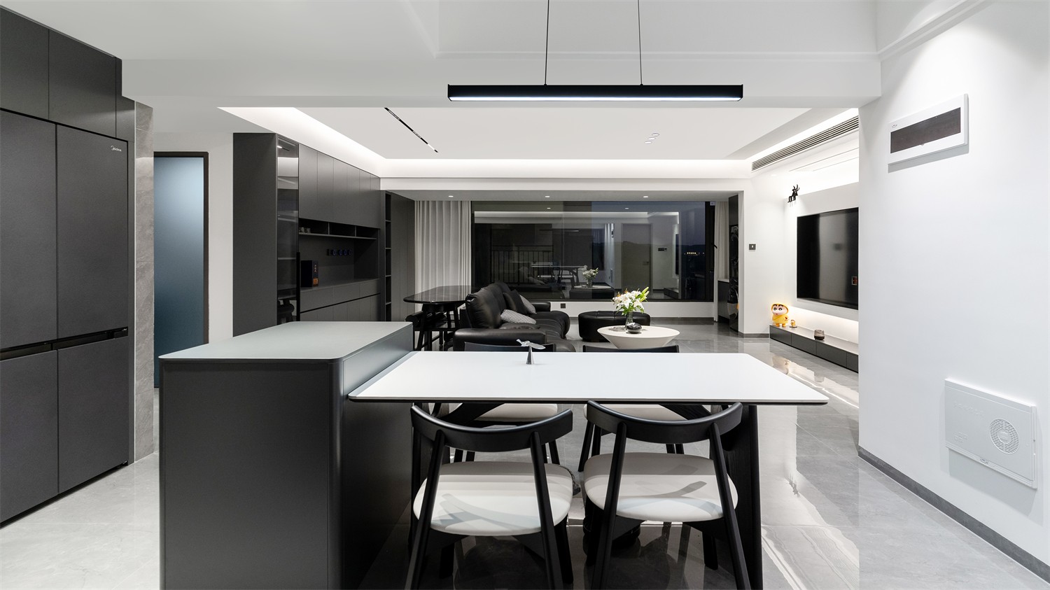 錦云湖光118平現(xiàn)代簡(jiǎn)約餐廳裝修實(shí)景圖