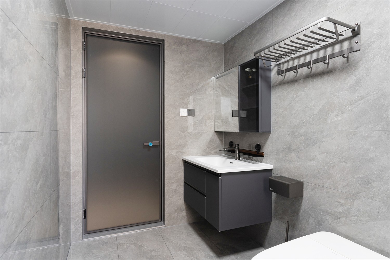 錦云湖光118平現(xiàn)代簡(jiǎn)約衛(wèi)生間裝修實(shí)景圖