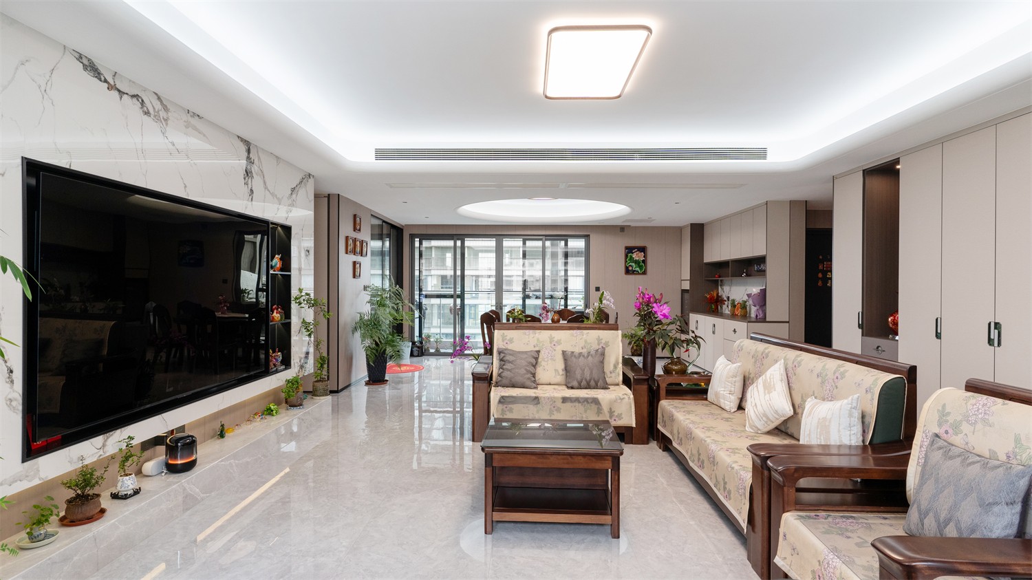 建發(fā)縵云210平新中式客廳裝修完工實景圖