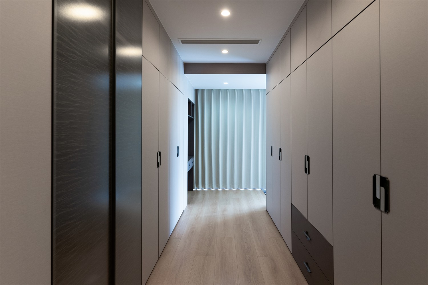 建發(fā)縵云210平新中式衣帽間裝修完工實景圖